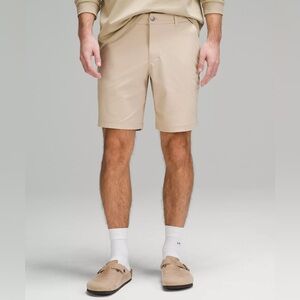 Lululemon Fixed Waist Classic Fit Short 9” Mens 34 Beige Adult Golf Chino